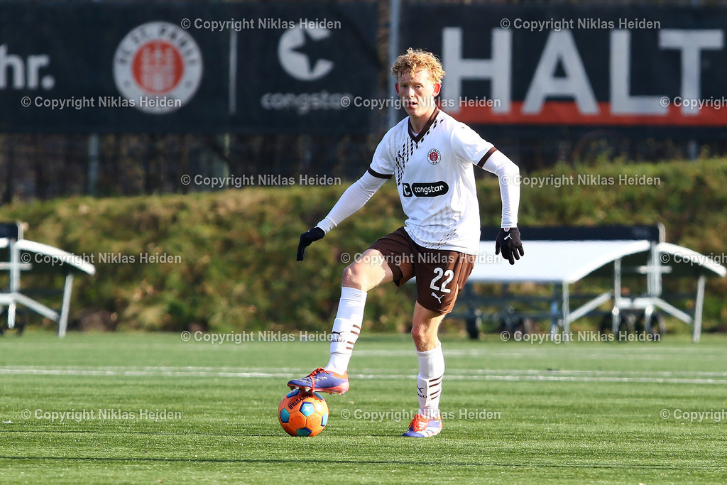 NH_FCStPauliU23_EintrachtBraunschweigU23_Testspiel_02022025 | #22 Marwin Schmitz (FC St. Pauli U23)Fußball I Herren I Testspiel I Saison 2024-2025 I FC St. Pauli U23 - Eintracht Braunschweig U23 I 02.02.2025 I Sportplatz Brummerskamp