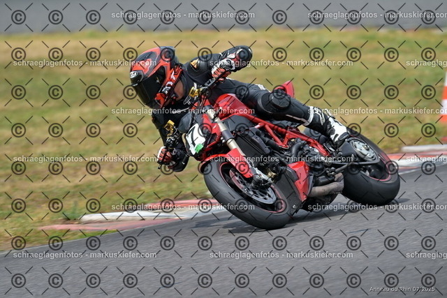 25bt05-1646 | markuskiefer.com - Realisiert mit Pictrs.com