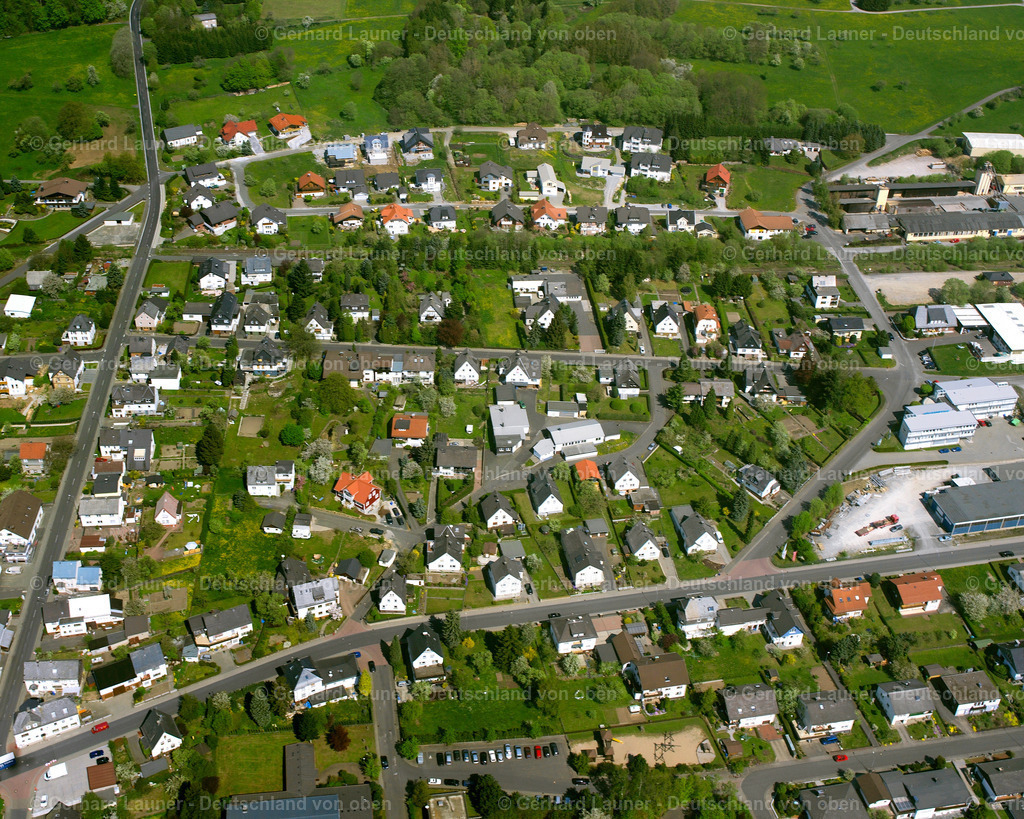 2610059 | BREITSCHEID 09.06.2006 Wohngebiet einer Einfamilienhaus- Siedlung  in Breitscheid im Bundesland Hessen, Deutschland // Single-family residential area of settlement  in Breitscheid in the state Hesse, Germany Foto: Gerhard Launer