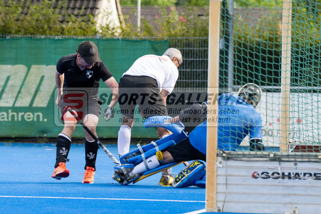 SFE_20240817_0116 | Krefeld, Deutschland, 17.08.2024:  European Cup for Recreational Hockey Players im KTHC Stadion Rot-Weiss Köln Tennis and Hockey Club am 17.08.2024 in Krefeld, Deutschland. (Foto von Stephan Fehrmann)Krefeld, Germany, 17.08.2024: European Cup for Recreational Hockey Players in KTHC Stadion Rot-Weiss Köln Tennis and Hockey Club at 17.08.2024 in Krefeld, Deutschland. (Foto from Stephan Fehrmann)