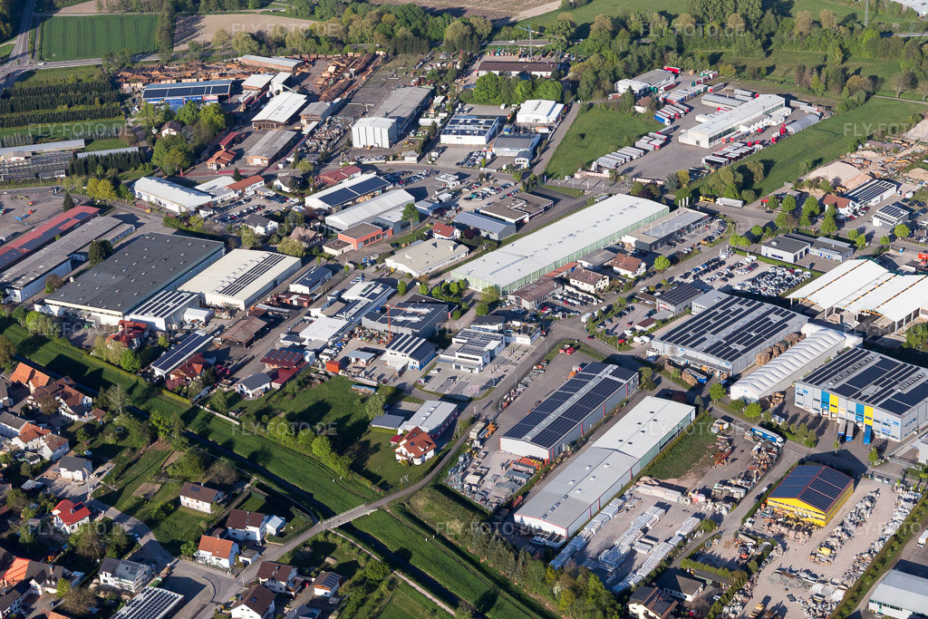 Luftbild: GMT Werk 8 im Ortsteil Vimbuch in Bühl im Bundesland Baden-Württemberg in Deutschland. Foto: IMG_099120.jpg vom 23.04.2017 durch Werner Riehm/FLY-FOTO.de