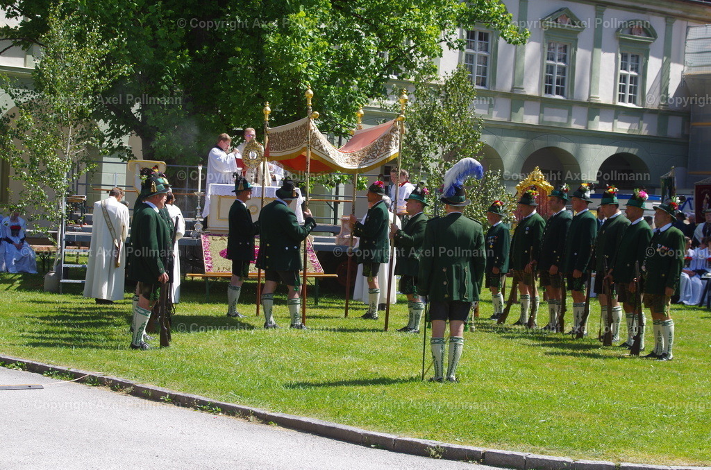 IMGP6691 | fotografiert von Axel PollmannLeonhardi Wallfahrt Benediktbeuern und Murnau, Fronleichnam, Fasching, Landschaft im Loisachtal und Benediktbeuern  - Realisiert mit Pictrs.com