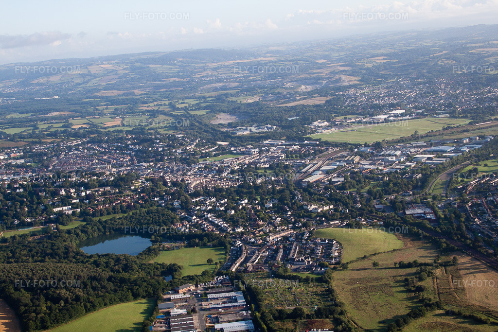 Aerial view: View of the town in Kingskerswell in the state England, Great Britain. – Photo: IMG_19716.jpg taken on 07/25/2009 by Werner Riehm/FLY-FOTO.com – Resolution of the original: 4752 x 3168 px