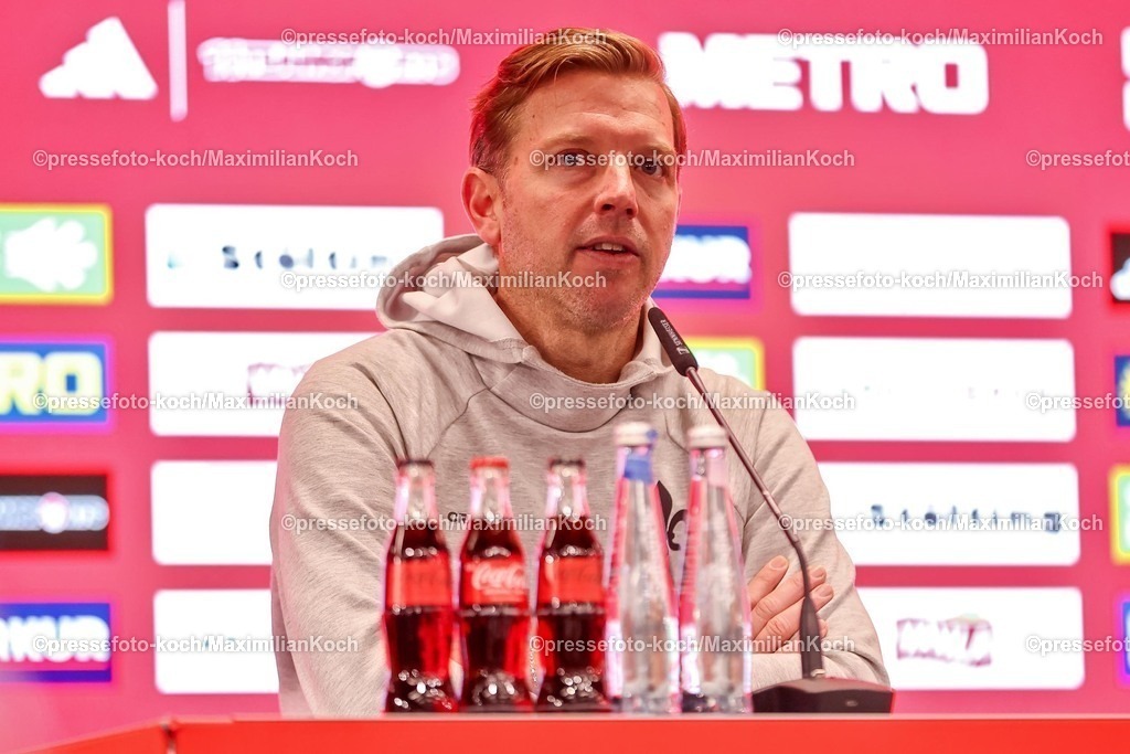 Due17012501110 | 17.01.2025, Fußball, Fortuna Düsseldorf - SV Darmstadt 98, 2.. Fußball Bundesliga, 18. Spieltag, Merkur Spiel-Arena, Saison 2024 2025: Pressekonferenz mit den Trainern nach dem Spiel. Cheftrainer Florian Kohfeldt (SV Darmstadt)DFB regulations prohibit any use of photographs as image sequences and or quasi-video.