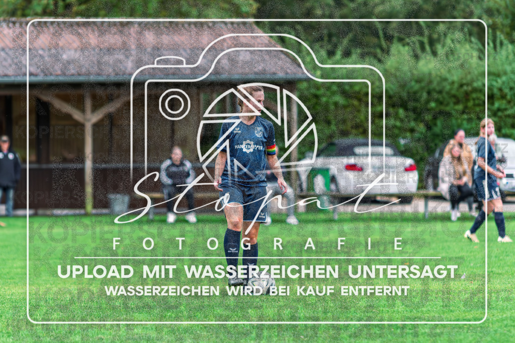 SFBSGF-1022 | Maxime Wachs (SF Bispingen #07) beim Damen Kreisliga HK/CE Spiel zwischen Sportfreunde Bispingen und SG Fulde im Sportplatz Steinbeck/Luhe, Bispingen (Simon Paul Stopat) - Realisiert mit Pictrs.com