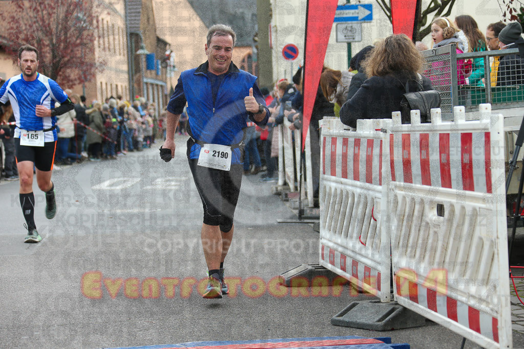 221127_1216_EX1_2310 | Sportfotografie im Rhein-Sieg Kreis, Köln, Bonn, NRW, Rheinland Pfalz, Hessen, etc. Unser Tätigkeitsfeld umfasst den Laufsport vom Volkslauf über den Marathon, Duathlon, Triathon bis zum Ultralauf wie Kölnpfad Ultra oder Schindertrail.