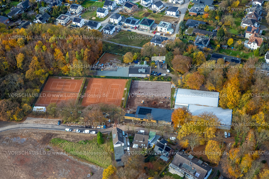 Hagen251102050 | Luftbild, Tennisplätze Loherstraße mit Baustelle, Hagener Tennisclub Blau-Gold e.V., herbstliche Bäume, Emst, Hagen, Ruhrgebiet, Nordrhein-Westfalen, Deutschland