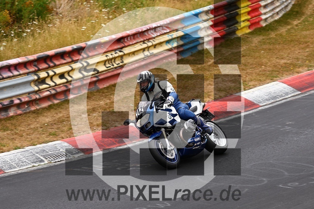0312-20260722_03395 | Schöne Erinnerungen an spannende Momente - das festzuhalten ist unser Job. PIXELrace.de ist seit 2003 auf den Rennstrecken Europas unterwegs um die Action draußen beim Fahren und die wunderbare Stimmung imm Fahrerlager für euch einzufangen.