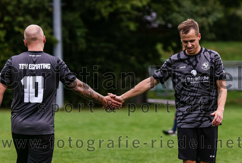 2023-08-27_090_TSV_Egmating_II_gegen_SG_Grasbrunn-Haar_II | Egmating, Deutschland, 27.08.2023:
Fußball, B-Klasse 2023 / 2024, 2. Spieltag, TSV Egmating II gegen (SG) Grasbrunn / Haar II, Endergebnis: 1:2

Hendrik Schlich (TSV Egmating, #10), Maximilian Beer (TSV Egmating, #8)

Foto: Christian Riedel / fotografie-riedel.net