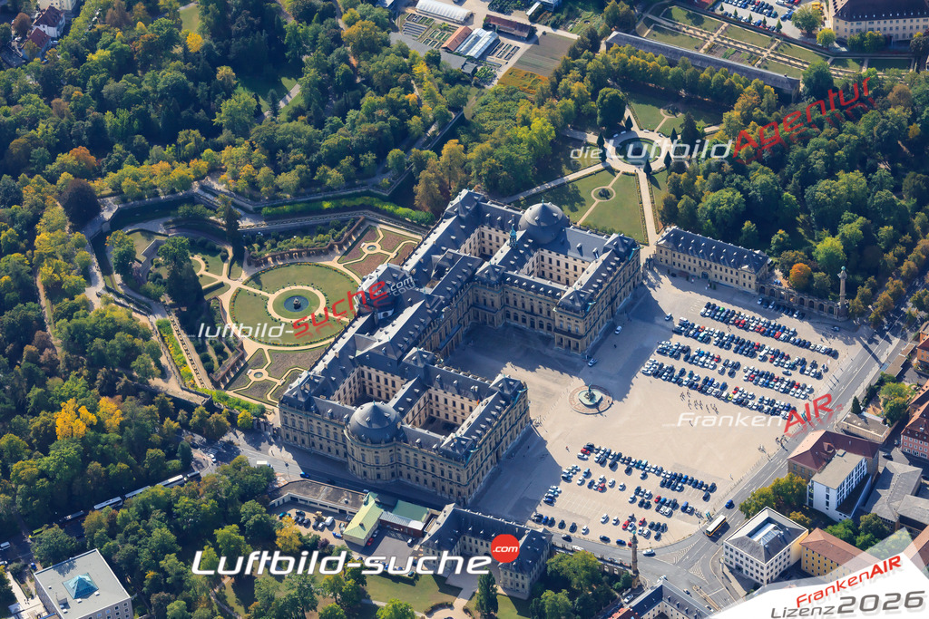 Luftbild von Residenz Wuerzburg - Luftaufnahme wurde 2012 von https://frankenair.de mittels Flugzeug (keine Drohne) erstellt - die Geschenkidee