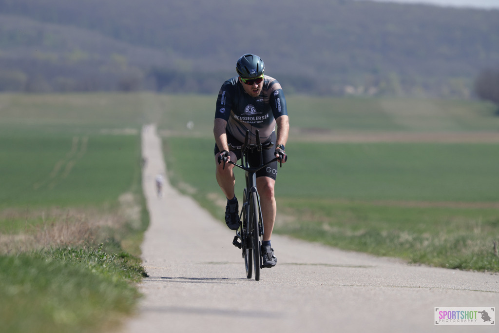 368A2792 | Neusiedlersee Radmarathon 2026@sportshot_your_pictrs #yourpictures#roadtowm2029 #nrm #neusiedlerseeradmarathon #neusiedlersee #neusiedlerseetourismus #burgenland #mörbisch #nrm26 #burgenlandtourismus #voglundco #poweredbyburgenlandtourismus #radsport #rad #marathon #ucigranfondo #visitburgenland #ucigranfondoworldseries