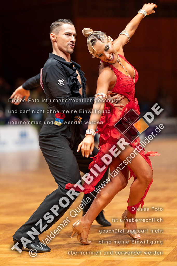 20230812-03870 | Hier finden Sie Tanz Bilder vom Latein und Standard Formationen tanzen. Sportbilder vom Tanzsport. Schöne Fotos und von Weltmeisterschaft, Europameisterschaft, Bundesliga, Regionalliga, Oberliga und Landesliga sowie von GOC Stuttgart, DanceComp, WM Bremen