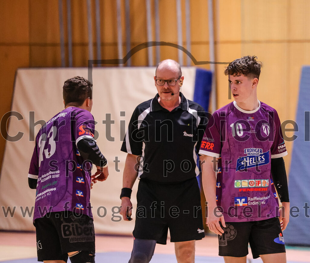 2024-11-24_091_SpVgg_Altenerding_gegen_ASV_Dachau | Erding, Deutschland, 24.11.2024:Handball, Bezirksoberliga Männer 2024 / 2025, 8. Spieltag, SpVgg Altenerding gegen ASV Dachau, Endergebnis: 30:23Moritz Sturm (SpVgg Altenerding, #23), Tim Steininger (SpVgg Altenerding, #10)Foto: Christian Riedel / fotografie-riedel.net