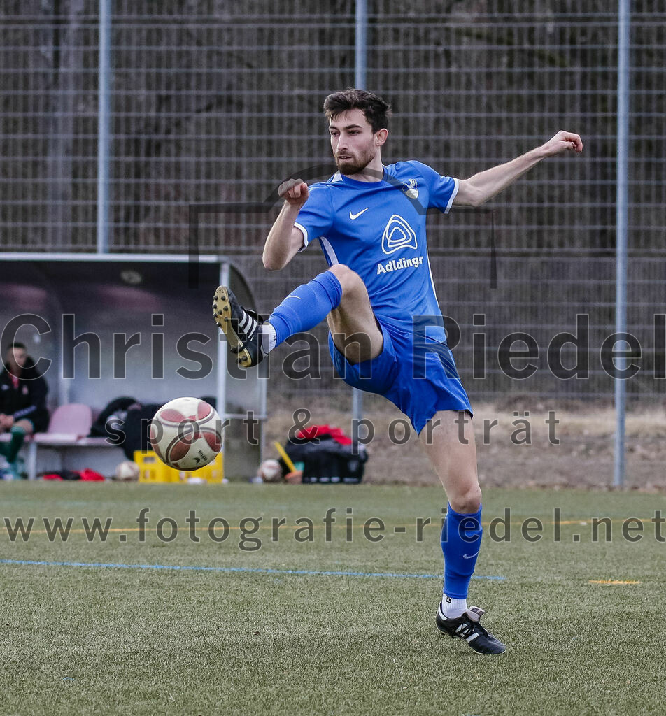 2024-02-17_011_FC_Schwaig_gegen_SV_Kranzberg | Marzling, Deutschland, 17.02.2024:
Fußball, Landesliga Südost 2023 / 2024, Testspiel, FC Schwaig gegen SV Kranzberg, Endergebnis: 4:1

Felix Hengge (SV Kranzberg, #6)

Foto: Christian Riedel / fotografie-riedel.net