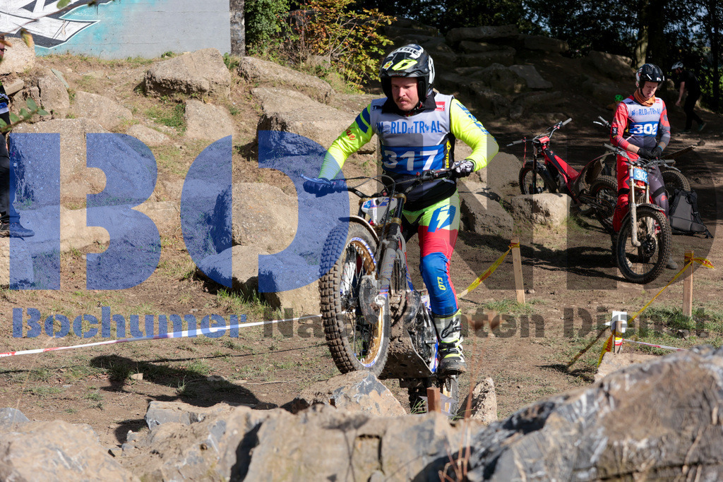 SES_DMTRIA20240929-21 | bond - Realisiert mit Pictrs.com