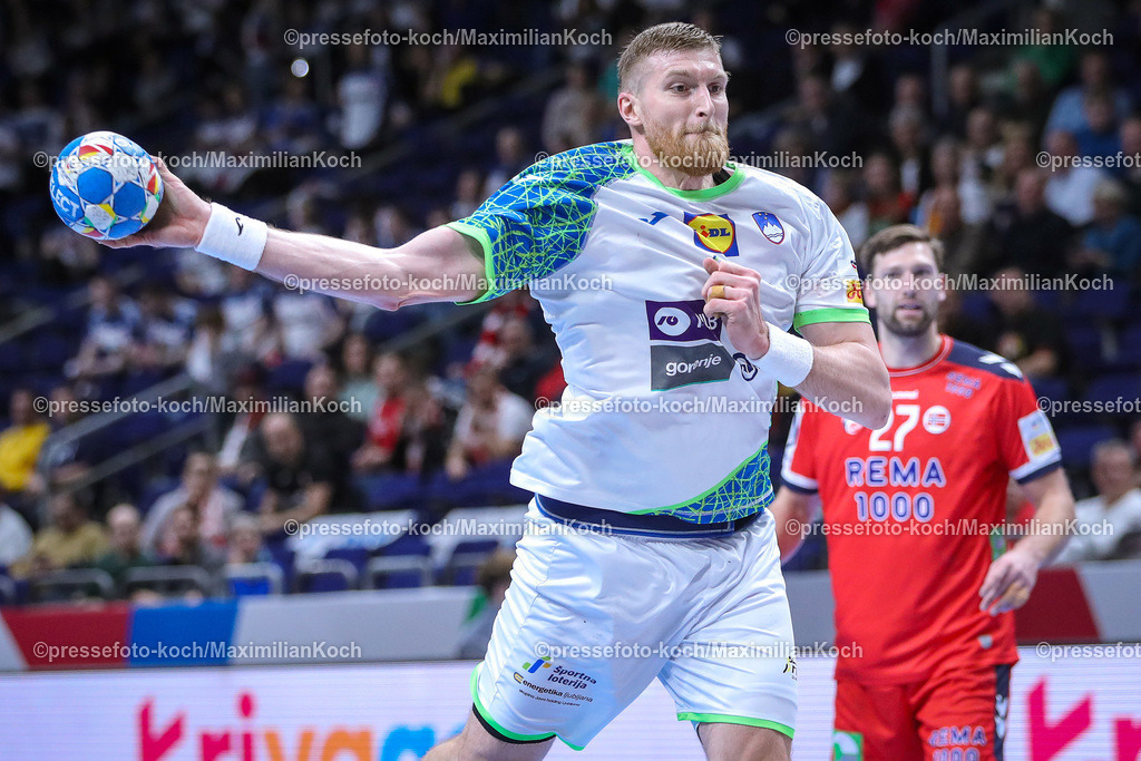 EHFEURO15012402004 | 15.01.2024, EHF EURO 2024, Männer Europameisterschaft Handball, Mercedes-Benz-Arena in Berlin, Norwegen - Slowenien: Blaz Blagotinsek (Slowenien)