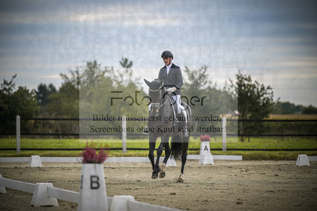 DOS_0764 | Entdecke hochwertige Reitturnierfotos von Foto Oger. Professionell, emotional und authentisch – jetzt Lieblingsmomente im Shop bestellen.Deutschlandweite Turnierfotografie. - Realisiert mit Pictrs.com