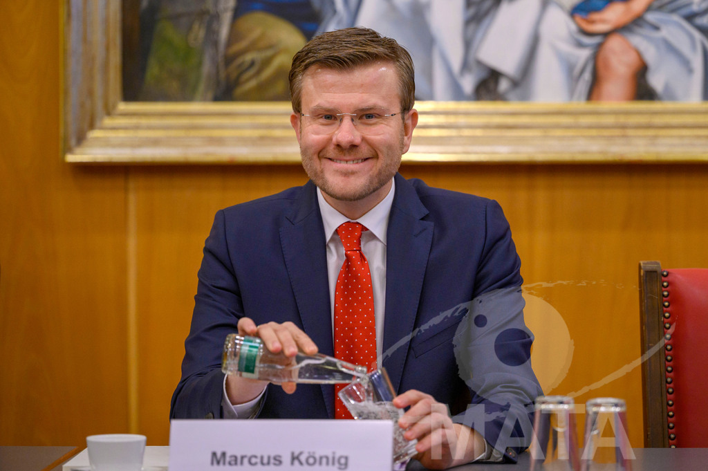 _DWI1388 | MATA IndoCon - Realisiert mit Pictrs.com