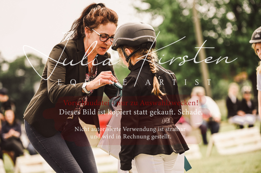 DSC_5365 | Pferde- und Turnierfotografie in Westsachsen. Pferdeportraits, Auftragszeichnungen und intuitive Kunst.