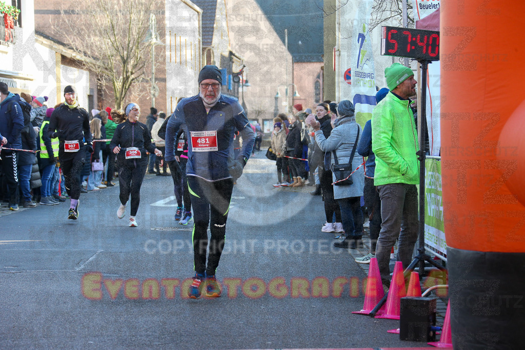 241201_1233_EX1_2686 | Sportfotografie im Rhein-Sieg Kreis, Köln, Bonn, NRW, Rheinland Pfalz, Hessen, etc. Unser Tätigkeitsfeld umfasst den Laufsport vom Volkslauf über den Marathon, Duathlon, Triathon bis zum Ultralauf wie Kölnpfad Ultra oder Schindertrail.