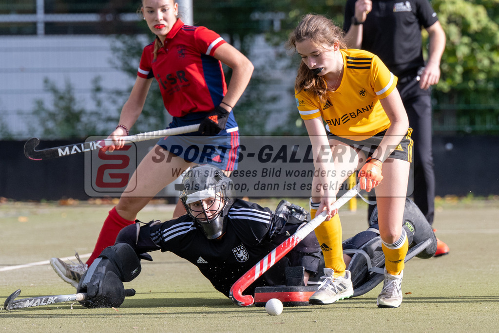 SFE_20231021_0185 | Deutsche Meisterschaft Weibliche U16 Halbfinale Düsseldorfer HC - Harvestehuder THC am 21.10.2023 in Köln (Düsseldorfer Hockeyclub 1905 e.V.), Photo: Stephan Fehrmann 2023 (Sports-Gallery)