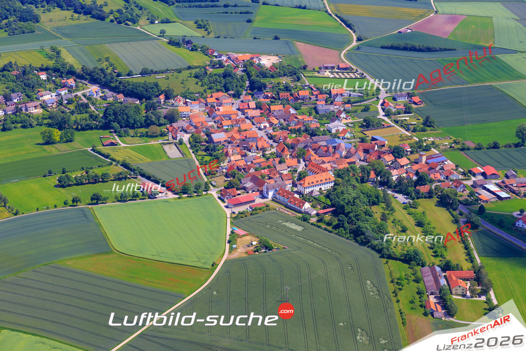 Die Luftaufnahme Birnfeld - Stadtlauringen wurde vom UL-Flugzeug (keine Drohne) aus fotografiert.Hohe Druck- Auflösung-die Geschenkidee!
