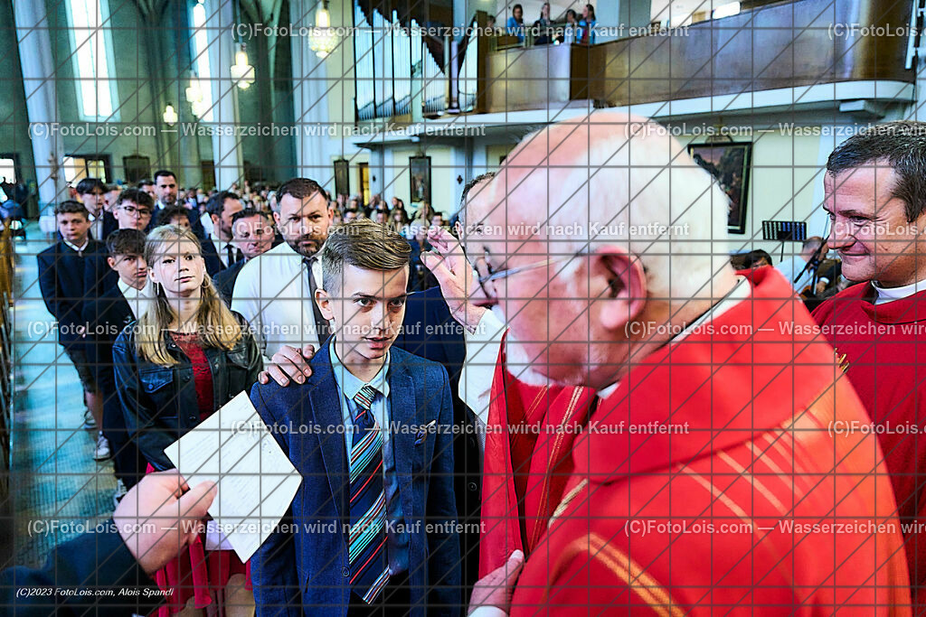 ALP2402_Pfarrfirmung Wieselburg_Sakrament der Firmung | (C)FotoLois.com, Alois Spandl, Pfarrfirmung in Wieselburg mit Firmspender Eduard Gruber (ehemaliger Generalvikar der Diözese St. Pölten), Sa 3. Juni 2023.