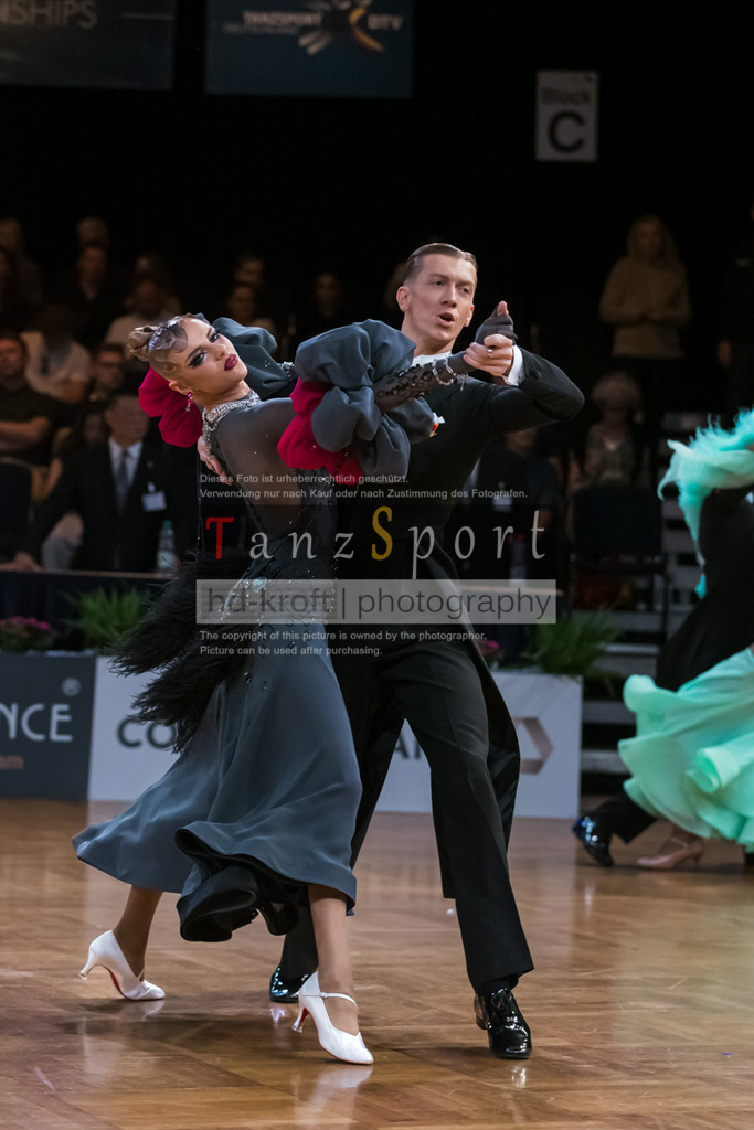 20250822_WDSF-GS-STD_R2_5077 | Tanzsportbilder, Standardtanz, Lateintanz, WDSF, DTV, LTVB, dancecomp, goc, hessen tanzt, blaues band der spree, walzer, tango, wiener walzer, slowfox, quickstepp, samba, rumba, cha-cha-cha, paso doble. jive, hd-kroft photography, turniertanzsport