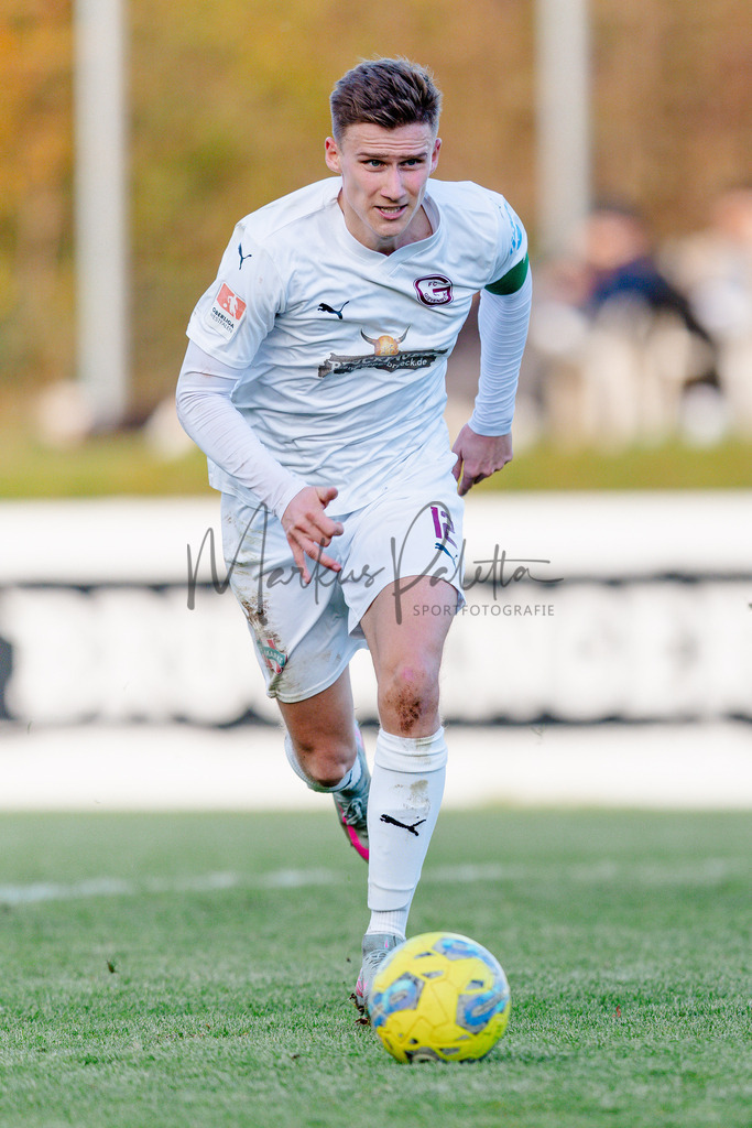 Oberliga Westfalen, Saison 2025/26, 13. Spieltag: 1. FC Gievenbeck - Türkspor Dortmund 2000 | Münster, 02.11.2025: Oberliga Westfalen, 13. Spieltag, 1. FC Gievenbeck empfängt Türkspor Dortmund 2000 im Sportpark Gievenbeck in Münster. Foto: sportfotografie.ms | Markus Paletta - Realisiert mit Pictrs.com