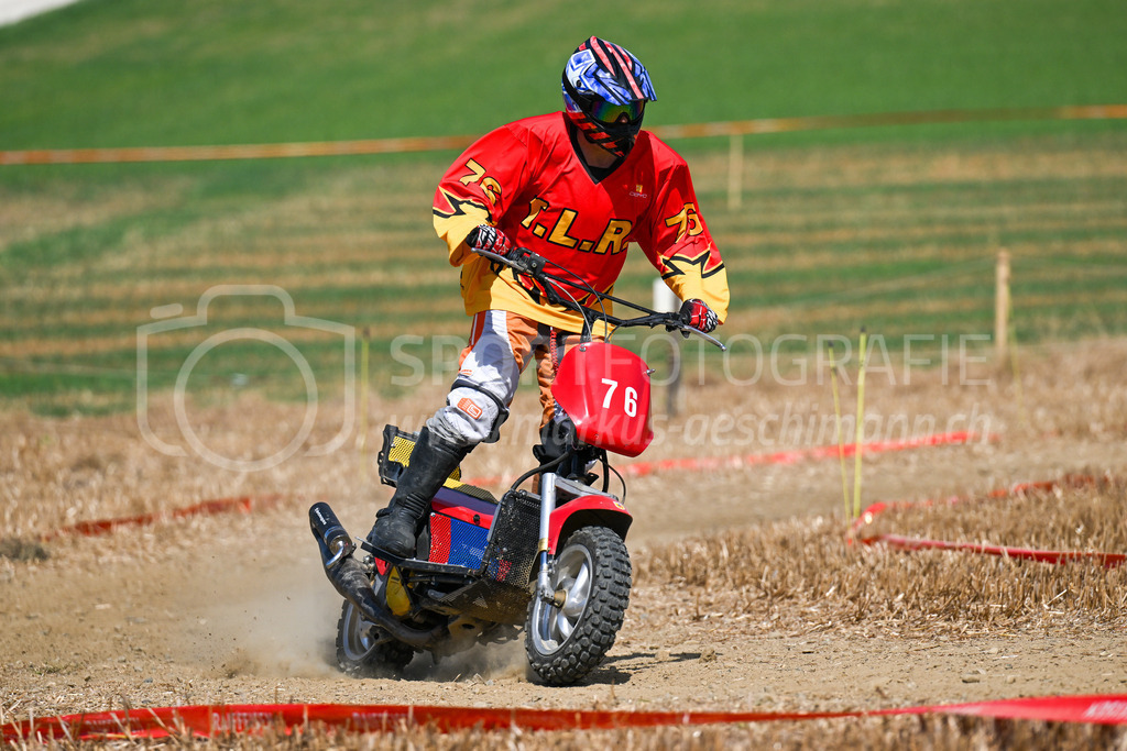 Motortrotti-Rennen Buch am Irchel - 19. August 2023 | Motortrotti-Rennen Buch am Irchel
Buch am Irchel, Kt. Zürich
Bild: Sportfotografie Markus Aeschimann | www.markus-aeschimann.ch - Realisiert mit Pictrs.com