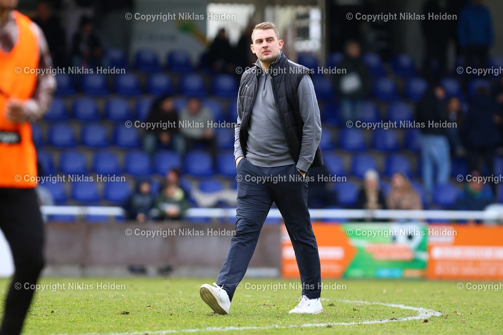 NH_FCStPauliU23_BWLohne_RegionalligaNord_01032026 | Luca Scheibel (Sportchef, Blau-Weiß Lohne)Fußball I Herren I Regionalliga Nord I Saison 2025-2026 I 24. Spieltag I FC St. Pauli U23 - Blau-Weiß Lohne I 01.03.2026 I Edmund-Plambeck-Stadion