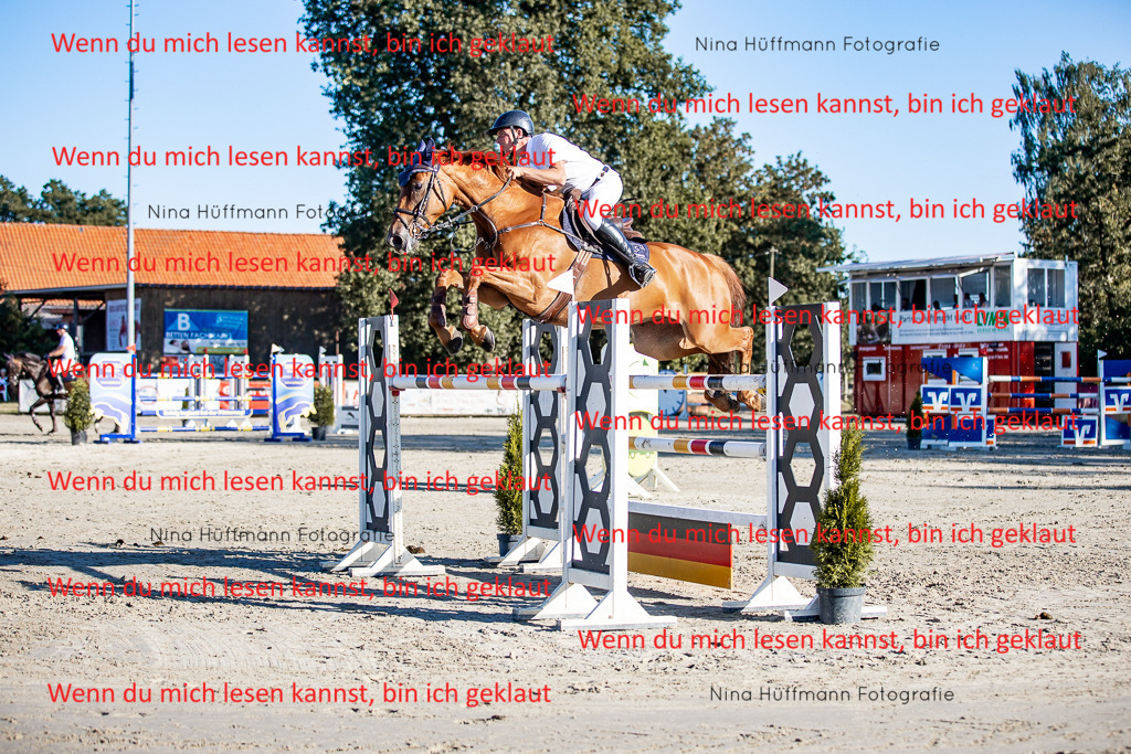 BK1A8266 | Turnierbilder Turnierfotos Nina Hüffmann Turnierfotografie Pferdefotografie Tierzeichnung Haustierzeichnung Pferdezeichnung Hundezeichnung Videograf  - Realisiert mit Pictrs.com