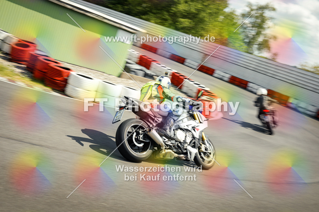 OBK_Mai_Martina_Markus-11164 | Hier findet Ihr Bilder von Touristenfahrten auf der Nürburgring Nordschleife oder von anderen Veranstaltungen die ich besucht habe. Viel Spass beim Durch Schauen 