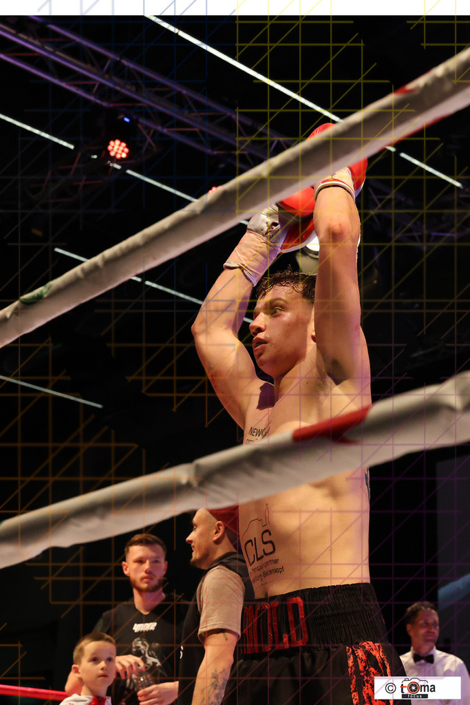 Faiz vs Arnold  25.04.2026 tomafocus Tb00125 | professionelle Sport- und Eventfotografie von Tomafocus – dynamische Bilder, emotionale Momente und hochwertige Aufnahmen für jeden Anlass. - Realisiert mit Pictrs.com