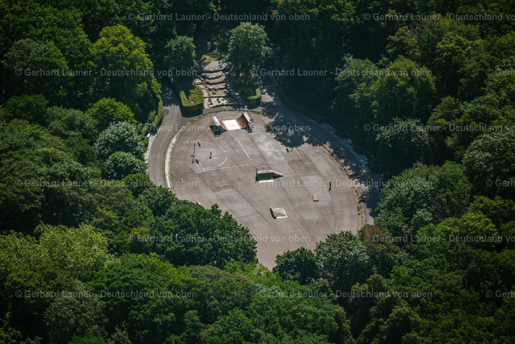 4035534 | BRAUNSCHWEIG 31.07.2020 Streckenführung des Rad- Weges und der Skatebahn an der Herzogin-Elisabeth-Straße in Braunschweig im Bundesland Niedersachsen, Deutschland. // Route of the cycle path and the skating rink in Brunswick in the state Lower Saxony, Germany. Foto: Gerhard Launer