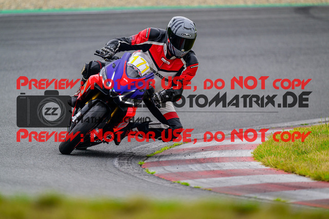 MaZZes_FotoMatrix_240724_6007705_5731 | GELB