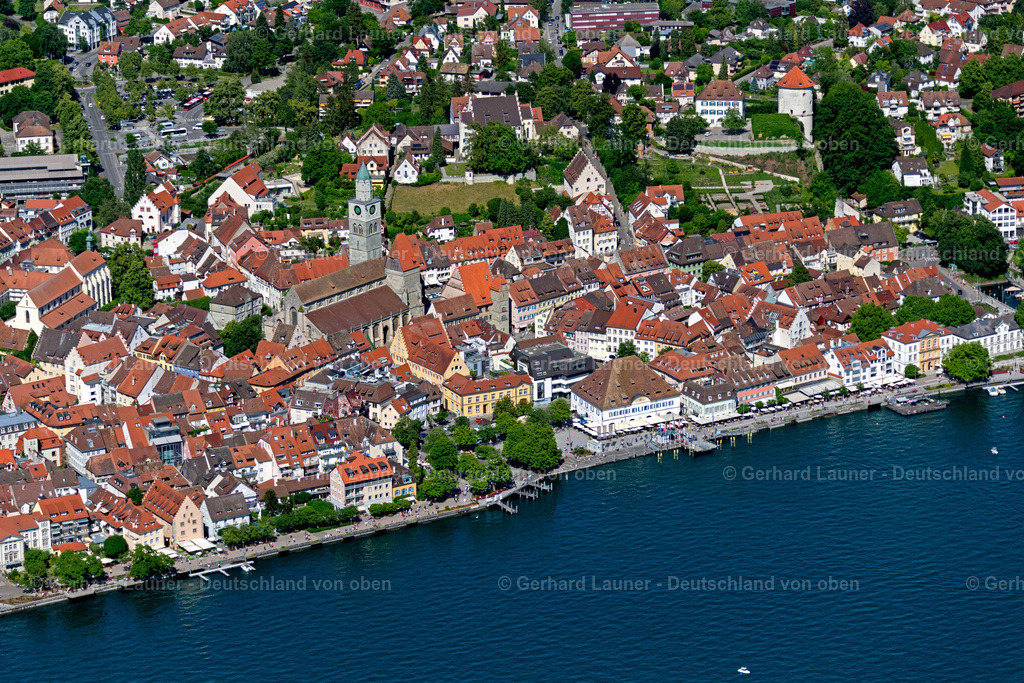 4031972 | ÜBERLINGEN 12.06.2020 Ortskern am Uferbereich am Bodensee in Überlingen im Bundesland Baden-Württemberg, Deutschland. // Village on the banks of the area lake on lake of Constance in Ueberlingen in the state Baden-Wuerttemberg, Germany. Foto: Gerhard Launer