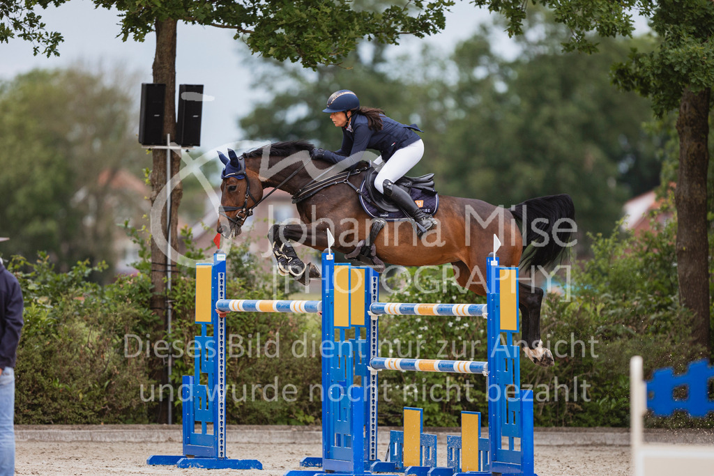 240614_Lemwerder_S1-Springen-542 | Deine schönsten Turniermomente als professionelle Fotos! Entdecke hochwertige Pferdesport-Fotografie im Online-Shop. Jetzt Fotos finden & bestellen!