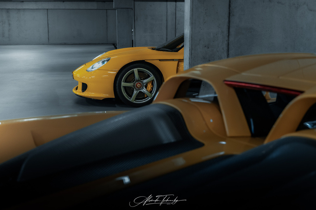 Carrera GT Double Trouble | Entdecken Sie die faszinierende Welt von Alexander Tschuncky Arts: Kreative Fotografie, atemberaubende Automobilkunst und hochwertiger Bilderdruck. Lassen Sie sich inspirieren! - Realisiert mit Pictrs.com