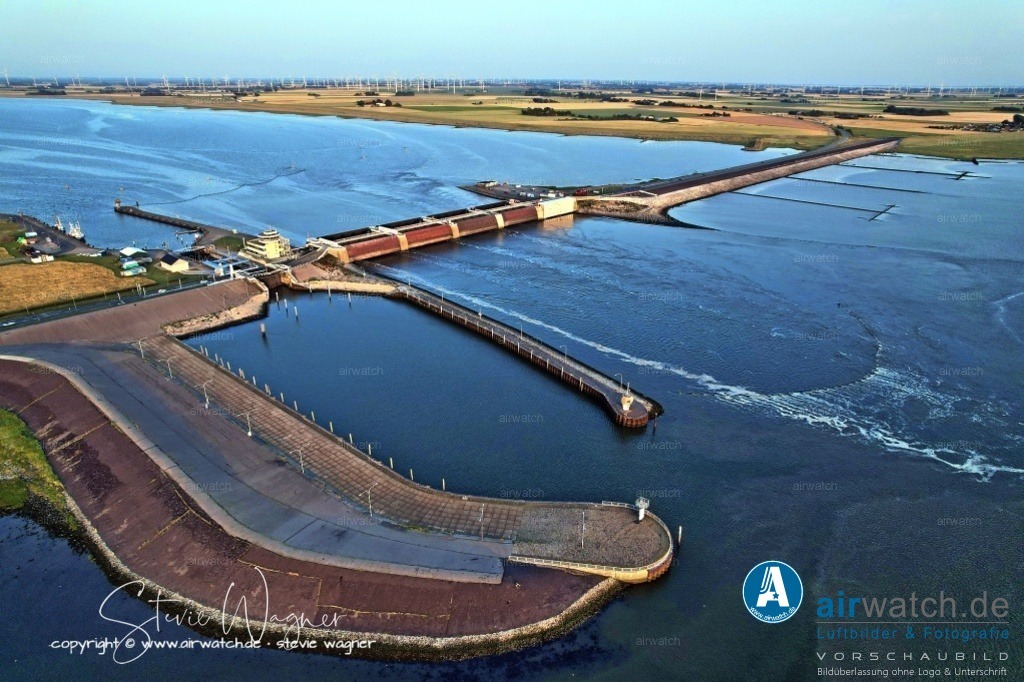 Eider-Sperrwerk - Nordfriesland  | Entdecken Sie atemberaubende Luftbilder und Fotografien auf airwatch.de - Tauchen Sie ein in eine Welt voller faszinierender Aufnahmen aus der Vogelperspektive.