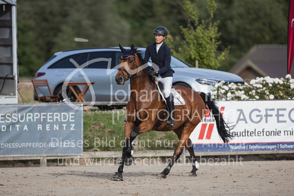 240629_LüPfSpTa_Stil-A-514 | Deine schönsten Turniermomente als professionelle Fotos! Entdecke hochwertige Pferdesport-Fotografie im Online-Shop. Jetzt Fotos finden & bestellen!