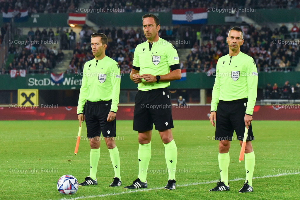 A_LUI_20220925_0038 | SPORT FUSSBALL NATIONS LEAGUE  ÖSTERREICH VS KROATIEN


IM BILD: Artur Dias (Referee), Rui Tavares, Paulo Soares (Assistant Referee)


FOTO:FOTOLUI/UW