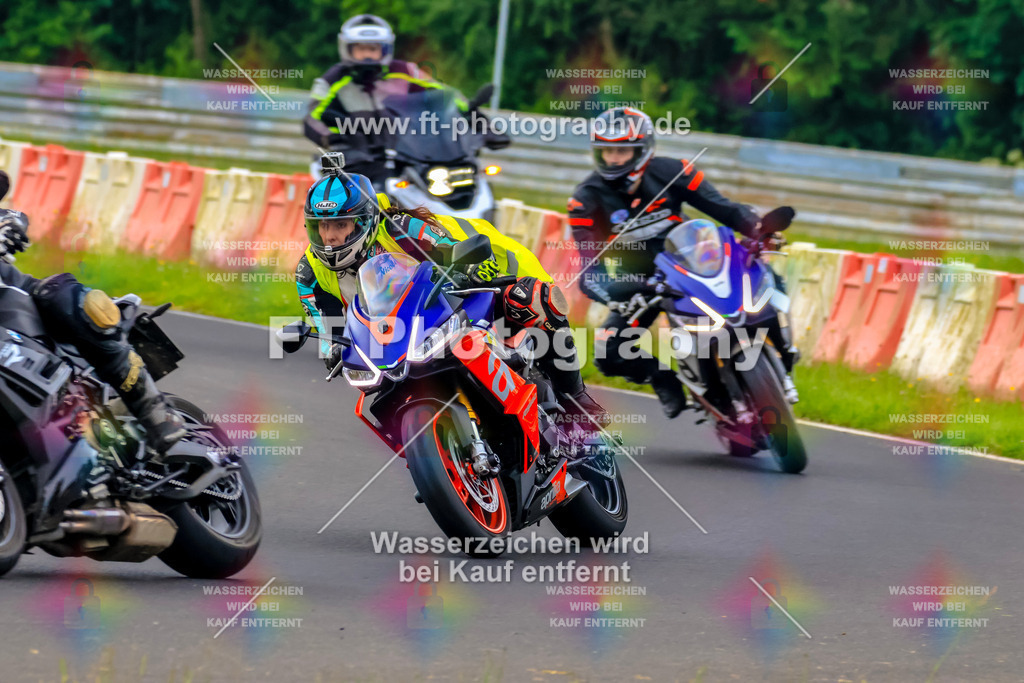 VBK-6701 | Hier findet Ihr Bilder von Touristenfahrten auf der Nürburgring Nordschleife oder von anderen Veranstaltungen die ich besucht habe. Viel Spass beim Durch Schauen 