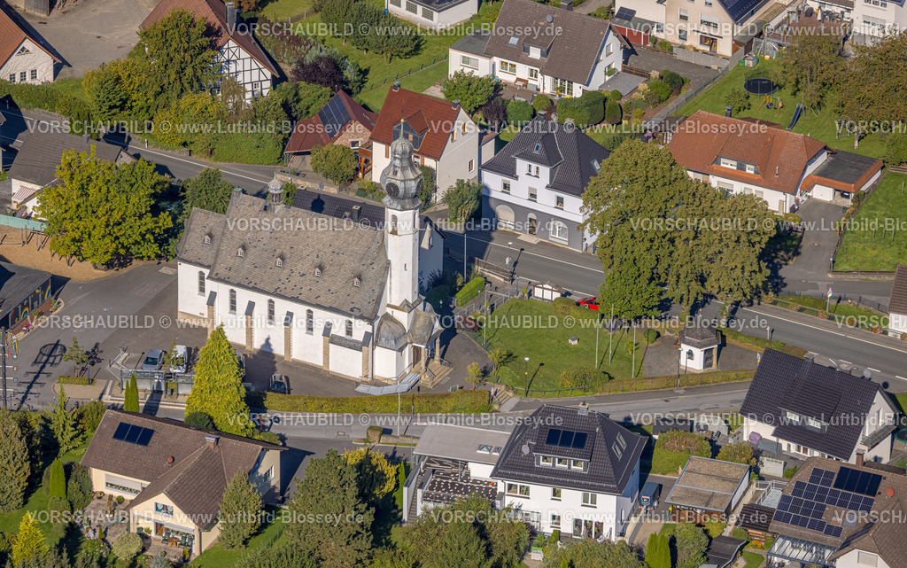 Balve230907705 | Luftbild, kath. St. Nikolaus-Kirche, Beckum, Balve, Sauerland, Nordrhein-Westfalen, Deutschland