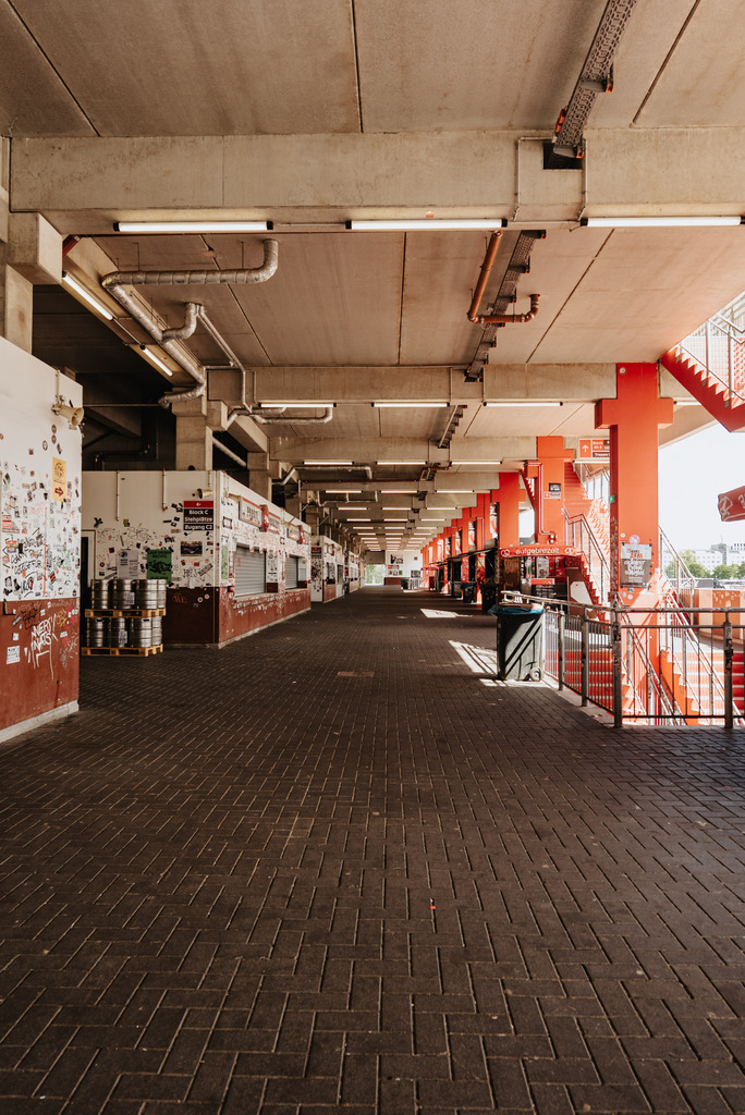 _STP4099 | Der offizielle Shop für FC St. Pauli Fotos. Wähle aus Spielszenen & Fanmomenten dein FCSP Wunschformat. Wir liefern Millerntor-Atmosphäre.