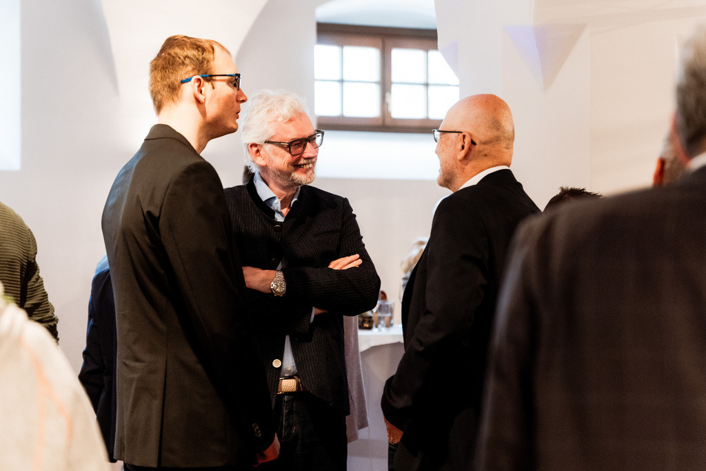 SR502615 | Media Hub Simon Reisinger - Realisiert mit Pictrs.com
