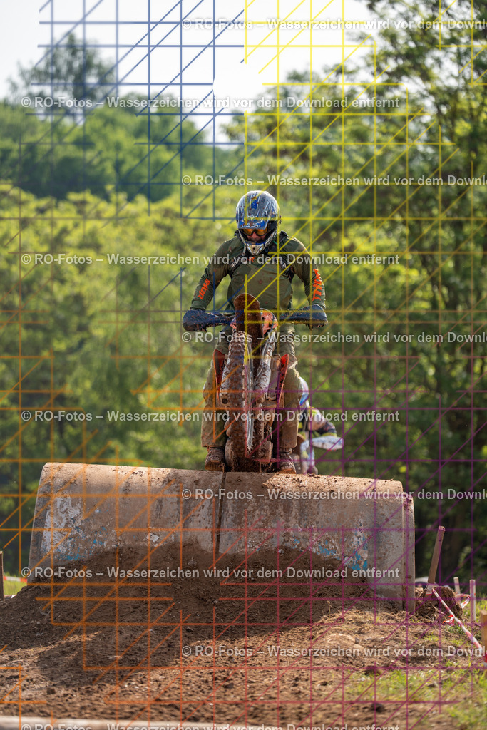 Wolfshausen 4 Lauf -320 | Sportfotografie von RO-Fotos: Motorsport, Motocross, Enduro, Laufveranstaltungen und Triathlon. Professionelle Fotos von Sportlern und Events. - Realisiert mit Pictrs.com