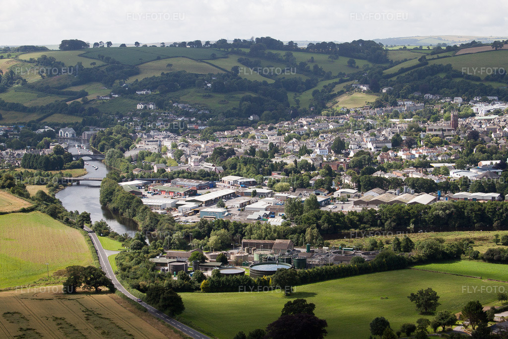 Vue aérienne: Vue de la ville à Berry Pomeroy dans le département Angleterre, Grande Bretagne. Photo: IMG_19763.jpg prise le 25/07/2009 par Werner Riehm/FLY-FOTO.eu – Résolution de l'original: 4752 x 3168 px
