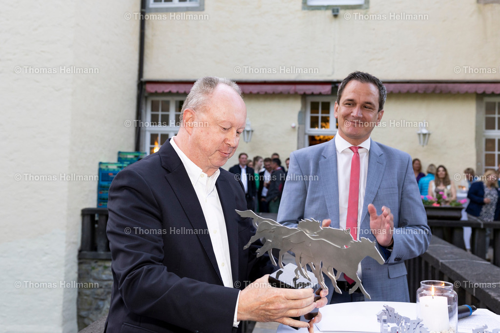 TH_Schlossempfang_19272 | Longines Balve Optimum 2024 am 07.06.24 in Balve, Schloss Wocklum, Thomas Hellmann, Schlossempfang