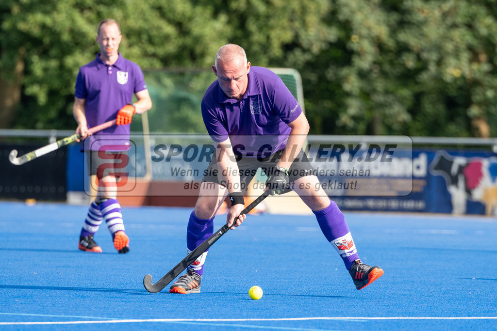 SFE_20240817_0183 | Krefeld, Deutschland, 17.08.2024:  European Cup for Recreational Hockey Players im KTHC Stadion Rot-Weiss Köln Tennis and Hockey Club am 17.08.2024 in Krefeld, Deutschland. (Foto von Stephan Fehrmann)Krefeld, Germany, 17.08.2024: European Cup for Recreational Hockey Players in KTHC Stadion Rot-Weiss Köln Tennis and Hockey Club at 17.08.2024 in Krefeld, Deutschland. (Foto from Stephan Fehrmann)